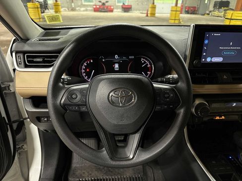 Used 2023 Toyota RAV4 XLE FWD image 18