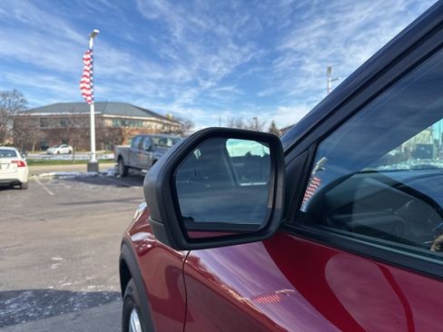 Certified 2022 Ford Explorer XLT image 18