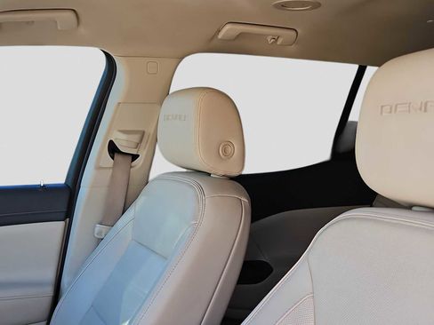 Used 2020 GMC Acadia Denali w/ Technology Package image 18