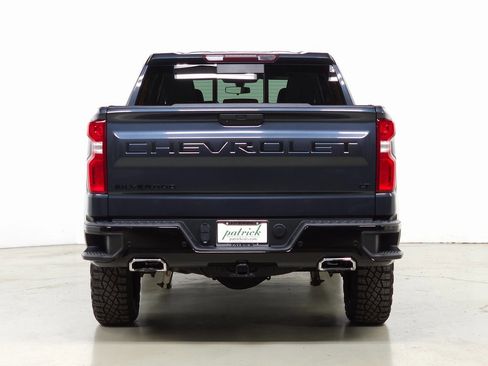 Used 2021 Chevrolet Silverado 1500 LT Trail Boss w/ Convenience Package II image 8
