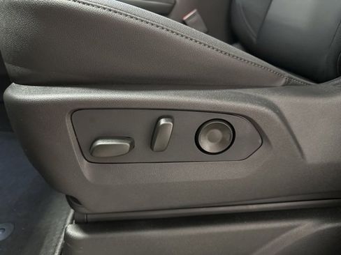 New 2025 Chevrolet Suburban LT w/ Comfort Package image 8