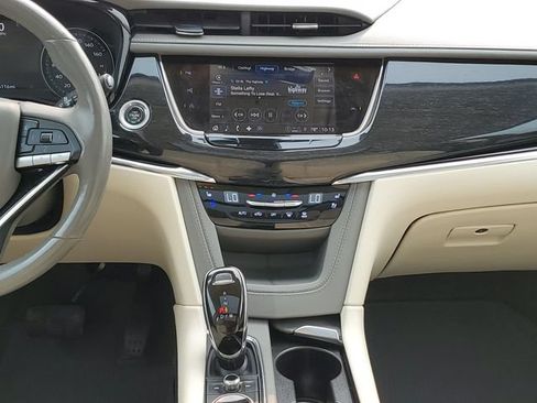 Used 2021 Cadillac XT6 Premium Luxury AWD/4WD image 34