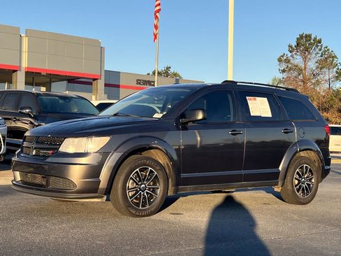 Used 2018 Dodge Journey SE w/ Blacktop Package image 1