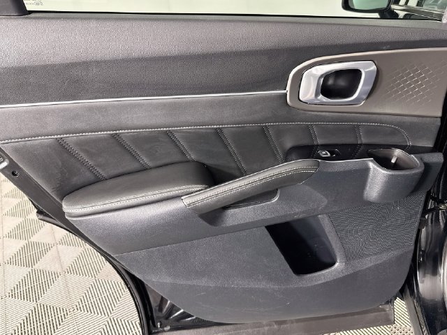 Used 2023 Kia Sorento SX FWD image 23