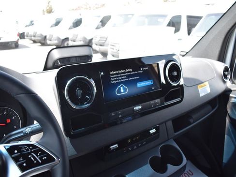 New 2025 Mercedes-Benz Sprinter 2500 image 9