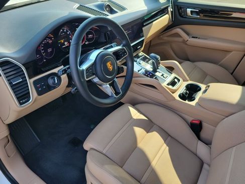 Certified 2022 Porsche Cayenne S AWD/4WD image 24