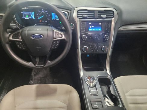 Used 2018 Ford Fusion S image 22