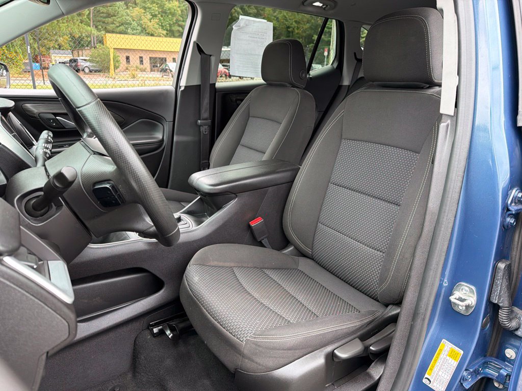 Used 2024 GMC Terrain SLE AWD/4WD image 17