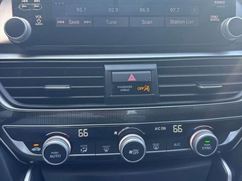 Used 2020 Honda Accord Sport image 6