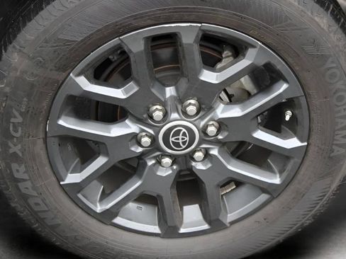 Used 2022 Toyota Tundra Platinum w/ Advanced Package image 35