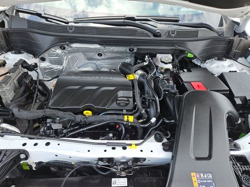 Used 2025 Chevrolet Trax LT w/ LT Convenience Package FWD image 23