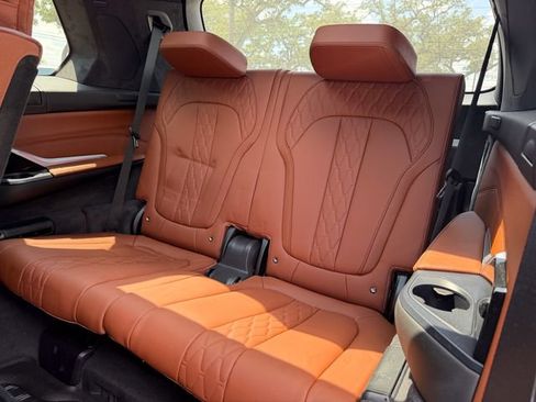 Used 2025 BMW X7 M60i AWD/4WD image 21