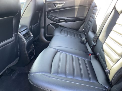 Used 2022 Ford Edge SEL w/ Convenience Package image 9