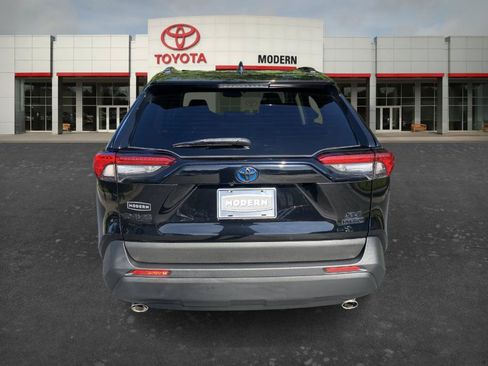 Used 2020 Toyota RAV4 XLE w/ XLE Grade Weather Package AWD/4WD image 6