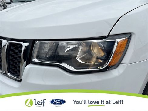 Used 2019 Jeep Grand Cherokee Laredo image 37