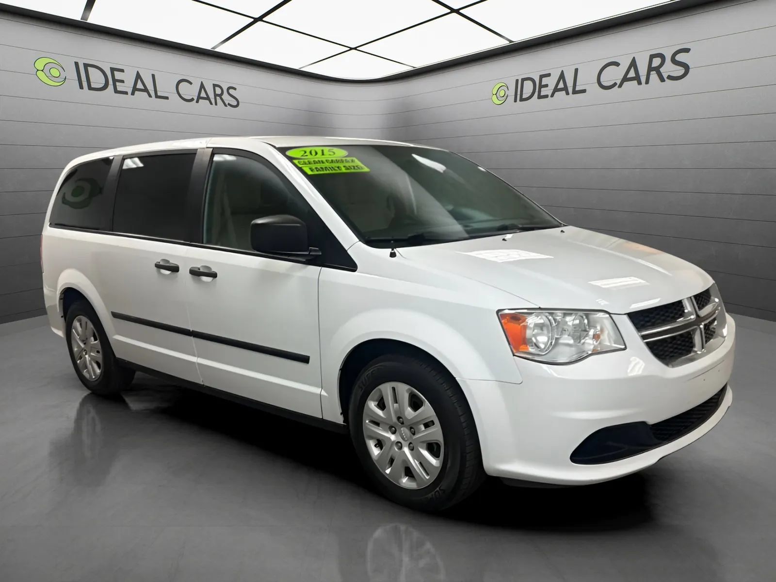 Used 2015 Dodge Grand Caravan American Value Package w/ UConnect Hands-Free Group FWD image 3