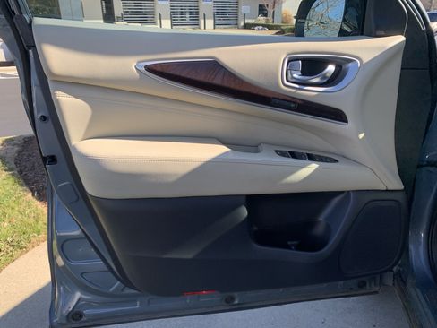 Used 2017 INFINITI QX60 Luxe w/ Deluxe Technology Package image 14