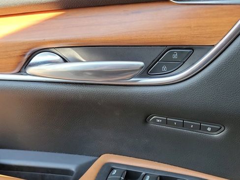 Used 2021 Cadillac XT5 Premium Luxury image 31