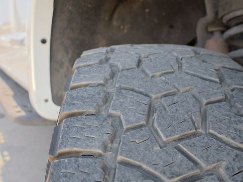 Certified 2022 Ford F250 Lariat w/ Tremor Off-Road Package image 13