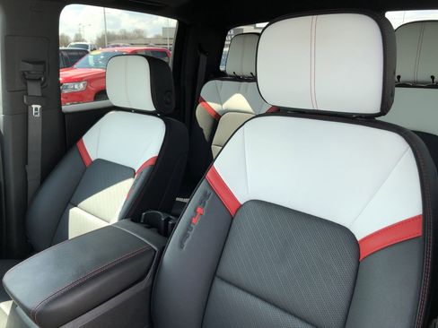 Used 2024 GMC Canyon AT4X image 13