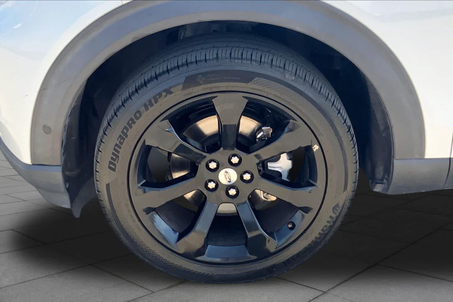 Used 2020 Ford Explorer Platinum w/ Premium Technology Package AWD/4WD image 11