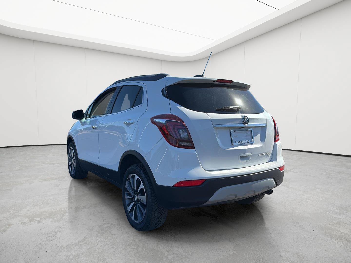 Used 2021 Buick Encore Preferred AWD/4WD image 24