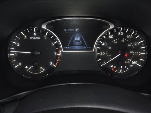 Used 2018 Nissan Pathfinder SV AWD/4WD image 23