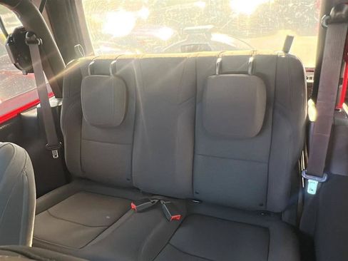 Used 2019 Jeep Wrangler Sport AWD/4WD image 23