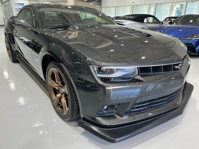 Used 2015 Chevrolet Camaro SS w/ RS Package RWD image 12
