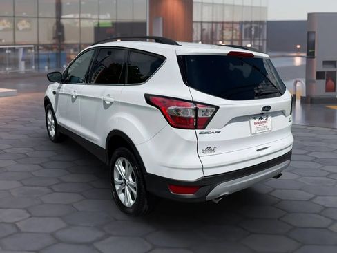 Used 2018 Ford Escape SE FWD image 9