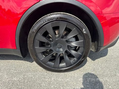 Used 2021 Tesla Model Y Long Range AWD/4WD image 34