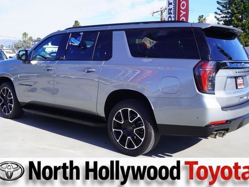 Used 2025 Chevrolet Suburban RST image 5