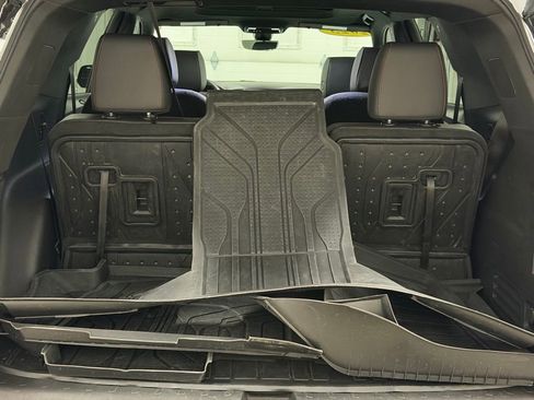 Certified 2023 Chevrolet Traverse RS w/ LPO, Floor Liner Package image 29