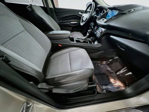 Used 2018 Ford Escape SE w/ SE Sport Appearance Package FWD image 30