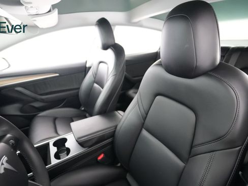 Used 2023 Tesla Model 3 Standard Range RWD image 4