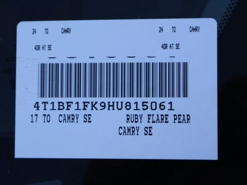 Used 2017 Toyota Camry SE image 7