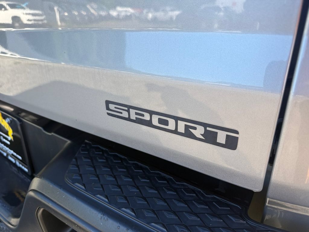 Used 2021 Jeep Gladiator Sport AWD/4WD image 16