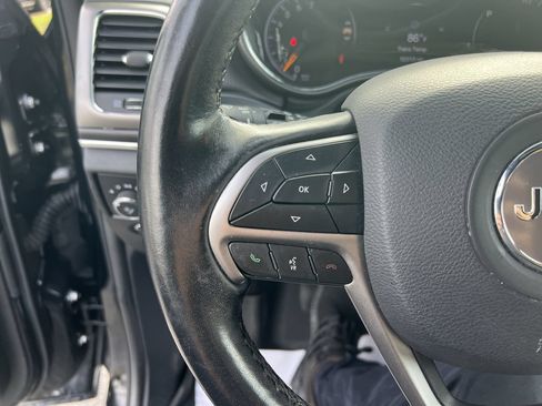 Used 2020 Jeep Grand Cherokee Limited AWD/4WD image 19