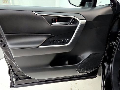 Used 2021 Toyota RAV4 XLE Premium AWD/4WD image 22