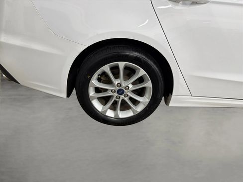 Used 2020 Ford Fusion SE image 16