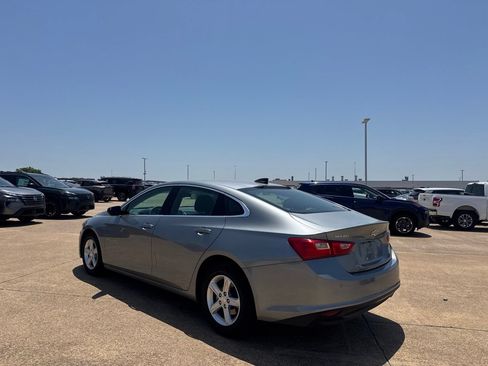 Used 2025 Chevrolet Malibu LS FWD image 13