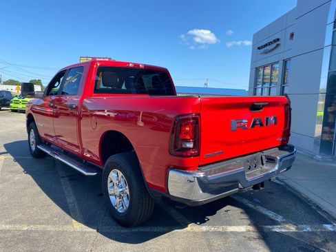 Used 2026 RAM 2500 Big Horn AWD/4WD image 3