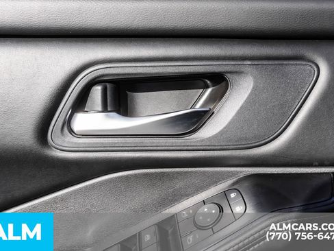 Used 2024 Nissan Rogue SV image 54