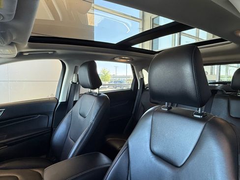 Used 2022 Ford Edge Titanium image 17