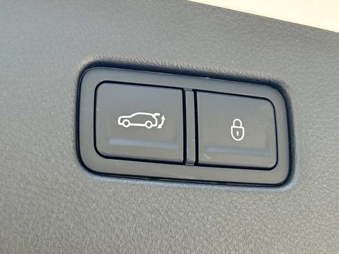 New 2027 Genesis GV70 2.5T Advanced AWD/4WD image 13