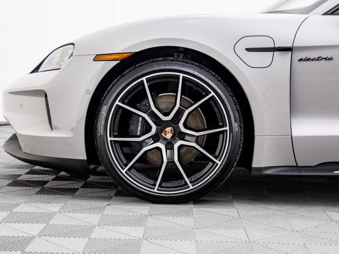 New 2025 Porsche Taycan image 34