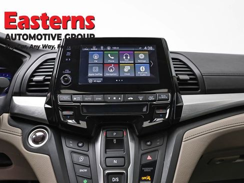 Used 2018 Honda Odyssey Touring image 12