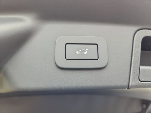 Used 2026 Land Rover Range Rover Velar S image 14