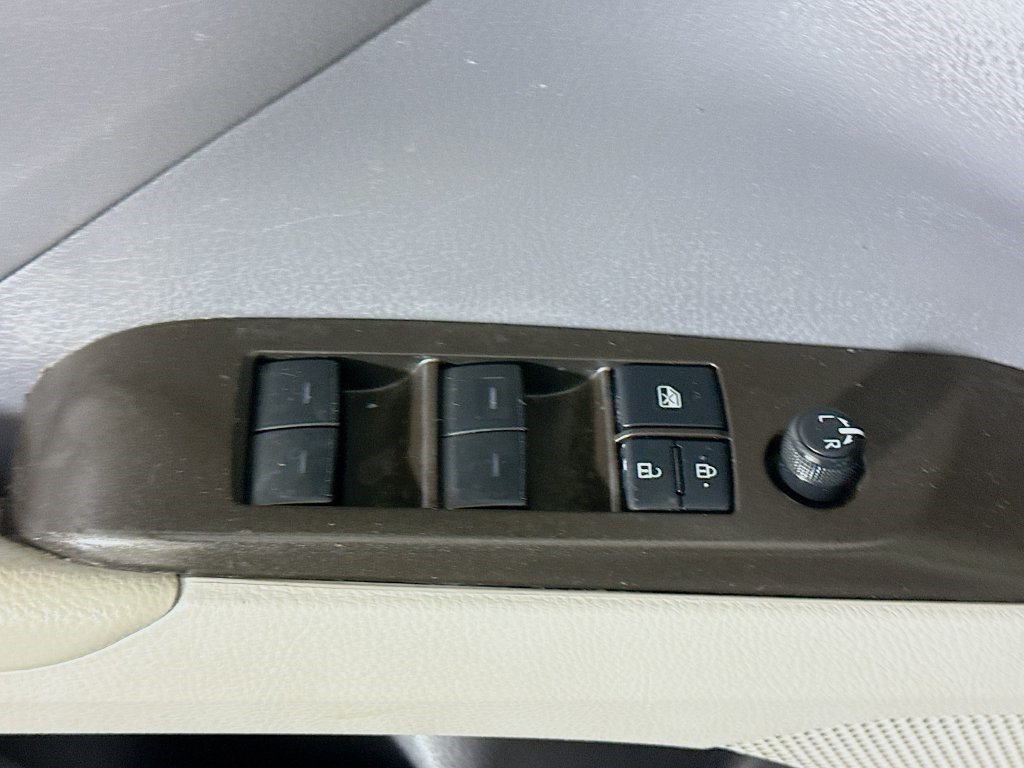 Used 2022 Toyota Camry LE FWD image 22