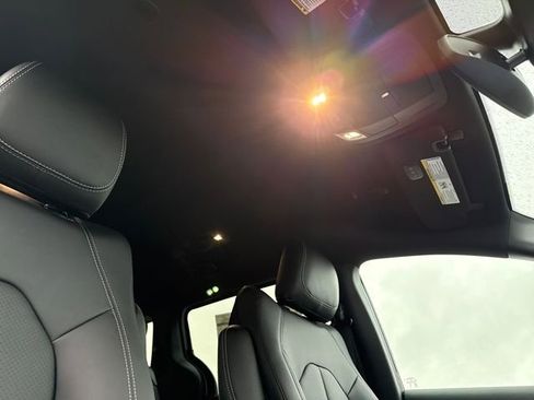 New 2026 Chrysler Pacifica Select image 25